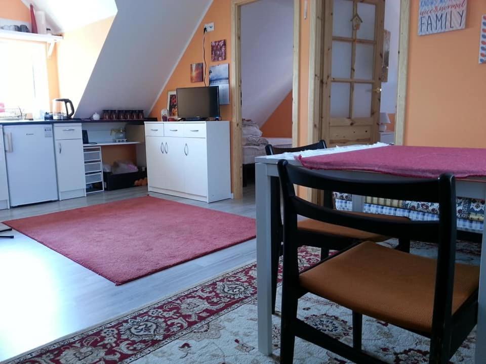 Cztery Pory Warmii Pluski Pokoje Do Wynajecia Appartement Buitenkant foto